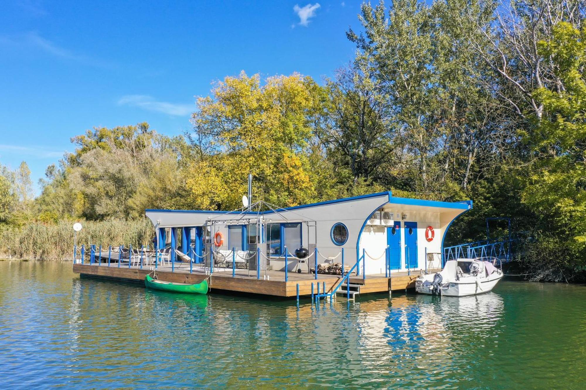 Ocarujuci Houseboat Na Dunaji Bratysława Zewnętrze zdjęcie